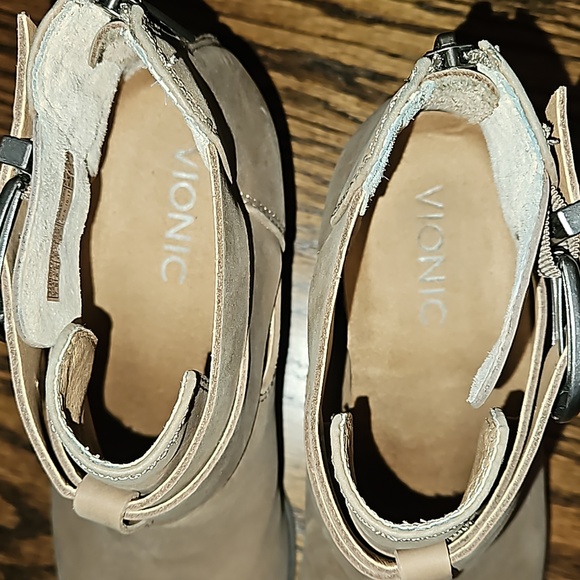 vionic women's Rory bootie - Picture 6 of 6